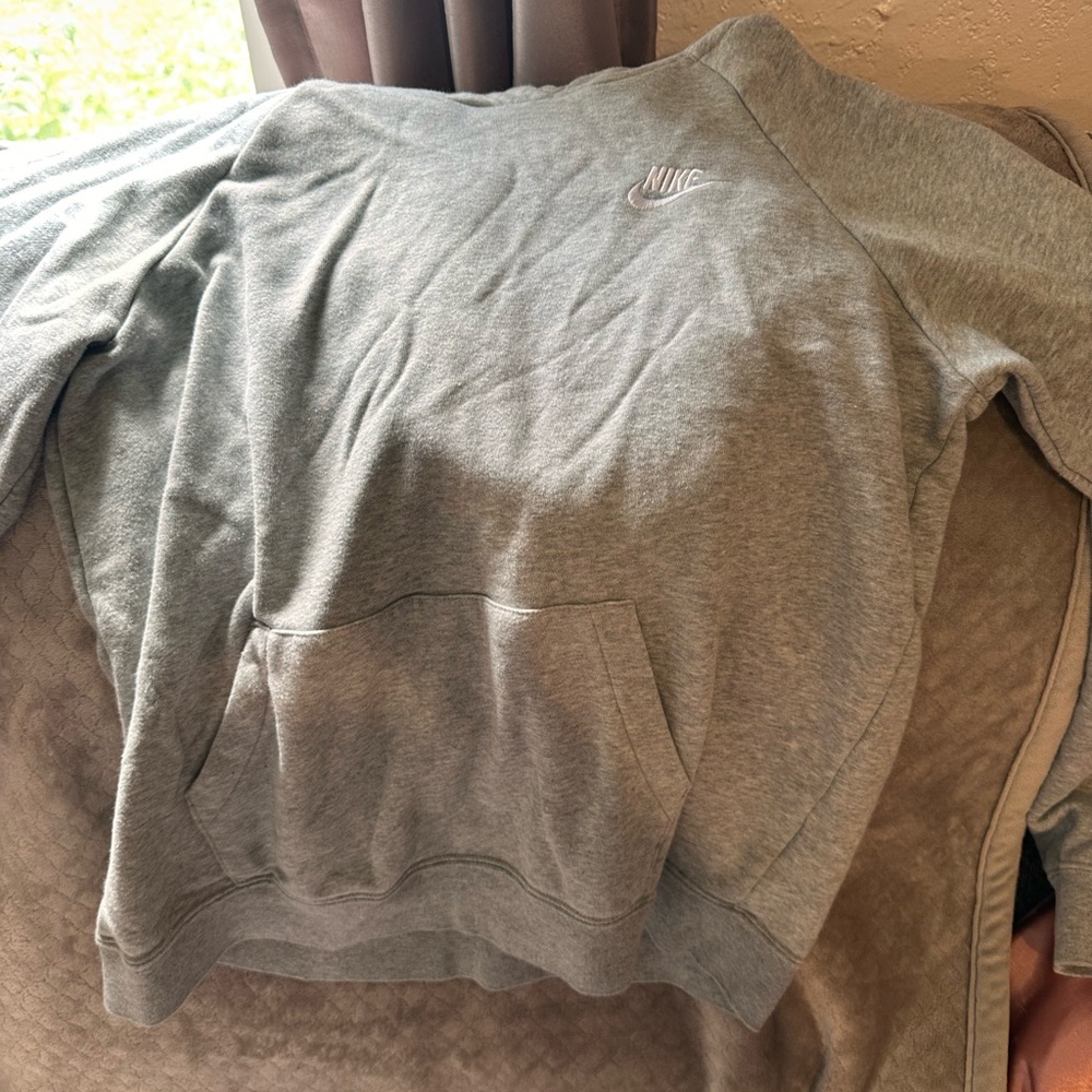 Nike Heather Gray Sweatshirt